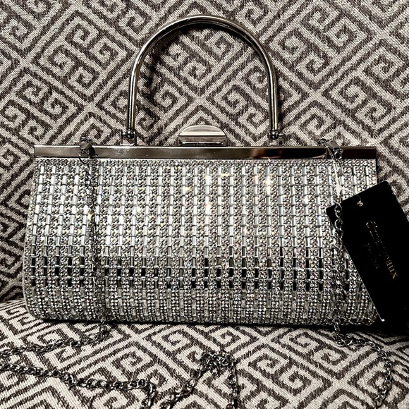 New D\'Margeaux Silver Rhinestone Bridal Clutch w/Chain & Handle. 9\